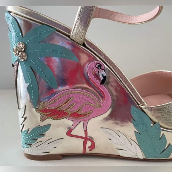 kate spade Shoes - SOLD 🌟Host Pick 🌟🦩RARE Kate Spade Metallic Gold Darie Wedge Sandal Size 6.5